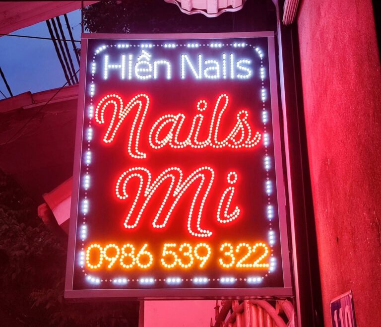 Biển vẫy cắm LED nail mi