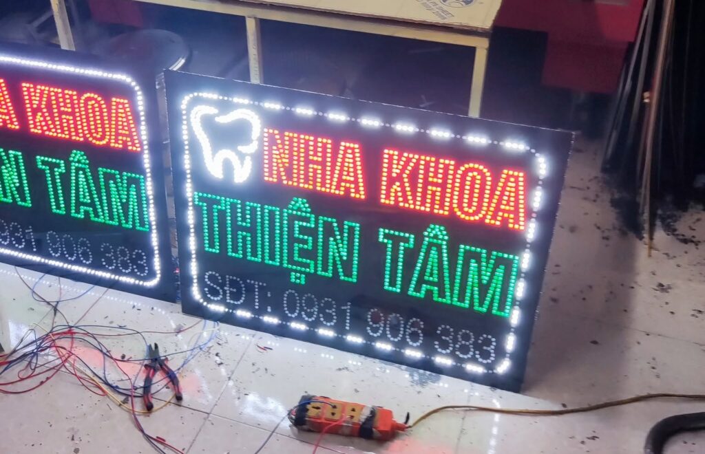 Biển vẫy cắm bóng LED nhấp nháy