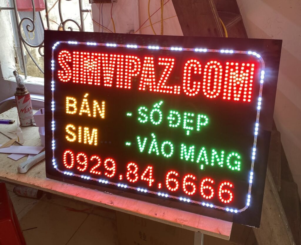 Biển vẫy cắm LED nhấp nháy tại Hà Nội