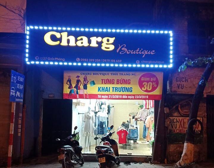 Mẫu biển quảng cáo shop thời trang nữ tại Giải Phóng - Hà Nội