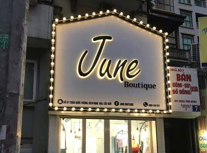 Biển quảng cáo shop thời trang nữ tại Hà Nội