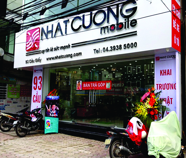 Biển quảng cáo cửa hàng điện thoại máy tính tại Hà Nội