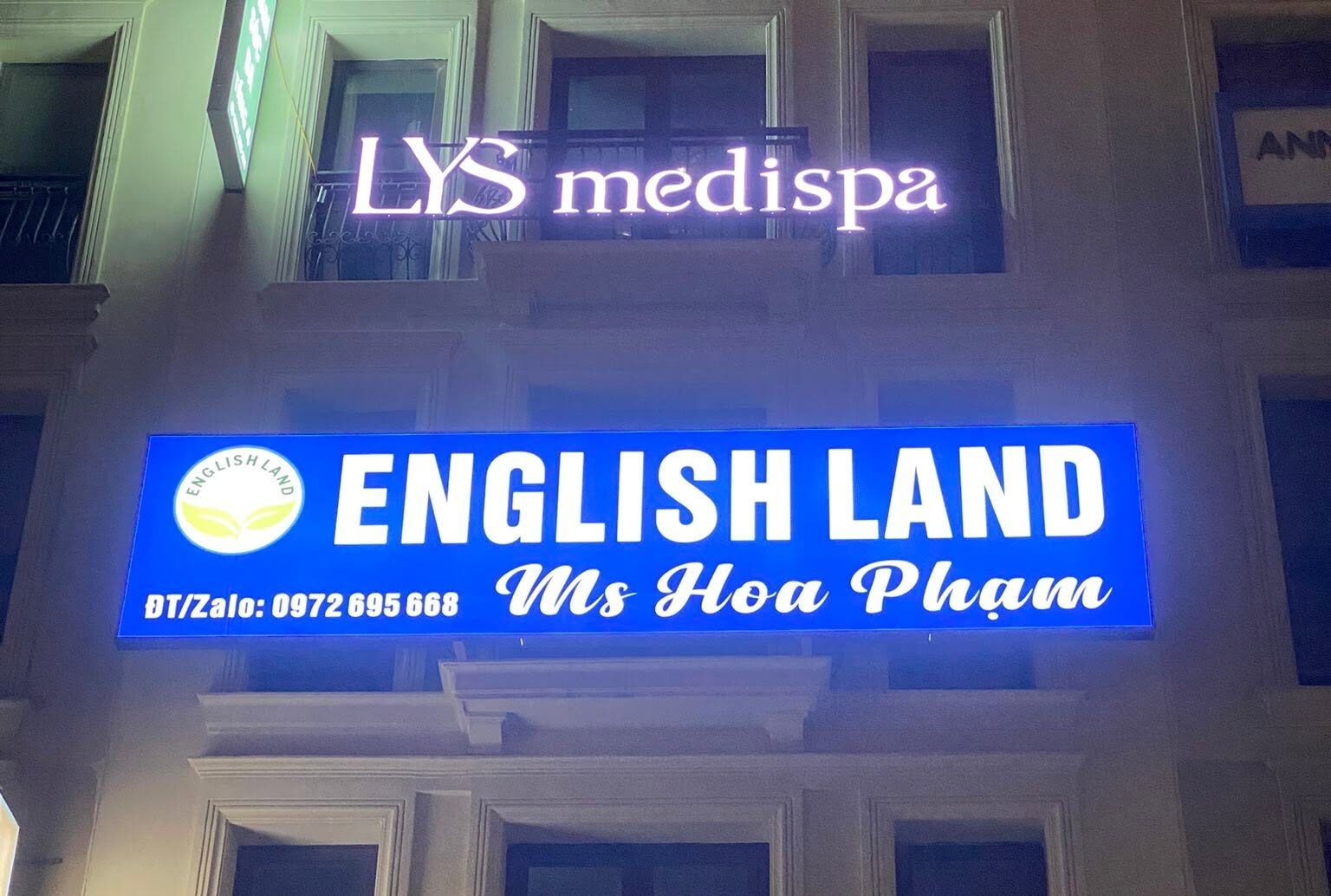 Biển hộp đèn quảng cáo tại Long Biên