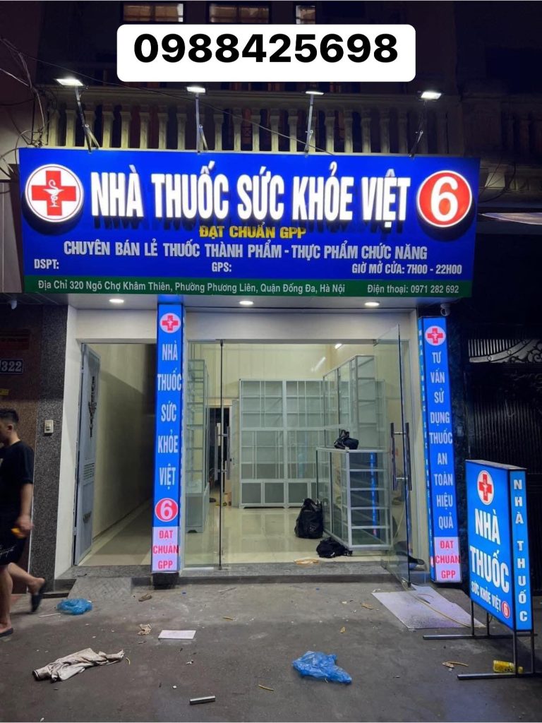 Làm biển quảng cáo nhà thuốc tại quận Đống Đa, Hà Nội siêu đẹp nền alu xanh chữ nổi mica trắng sáng đèn