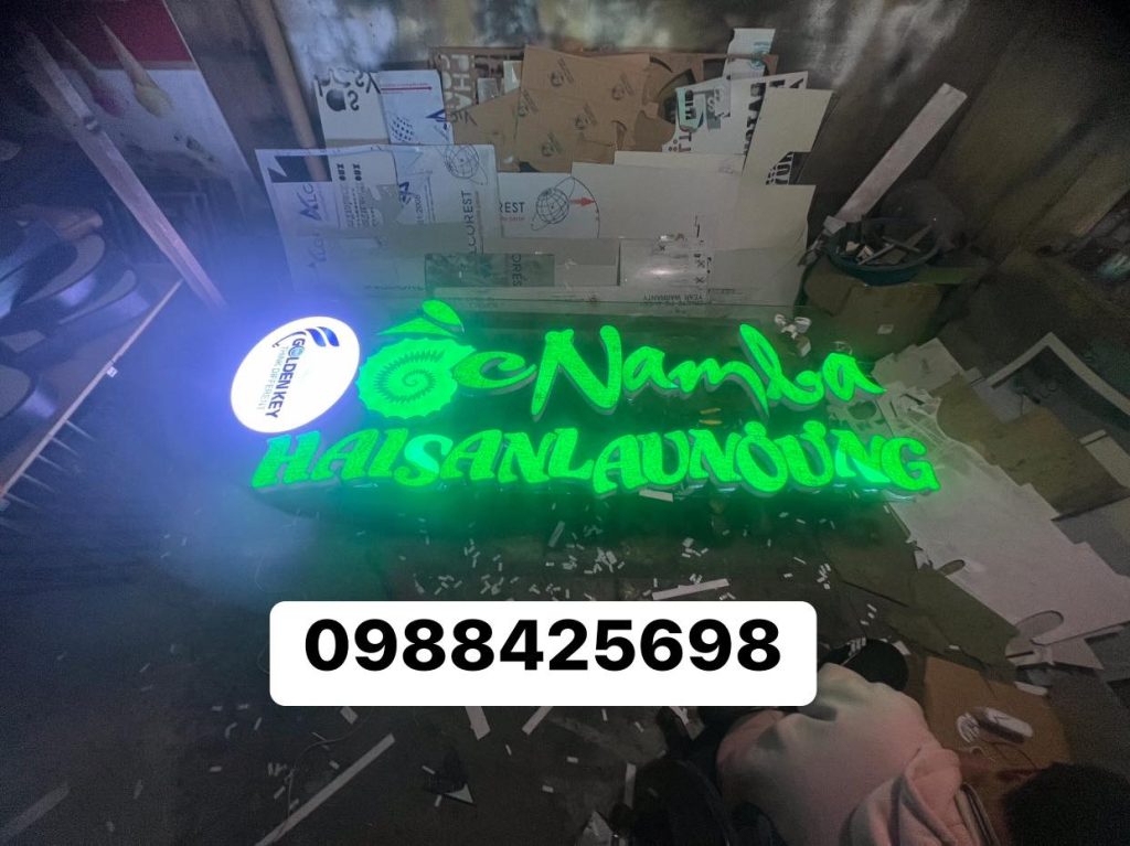 Chữ nổi mica xanh lá cây sáng mặt