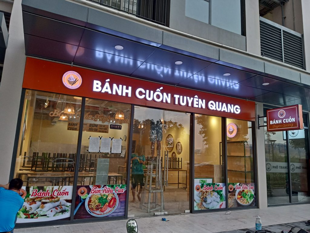 Biển hiệu quán ăn tại Vinhomes OCean Park