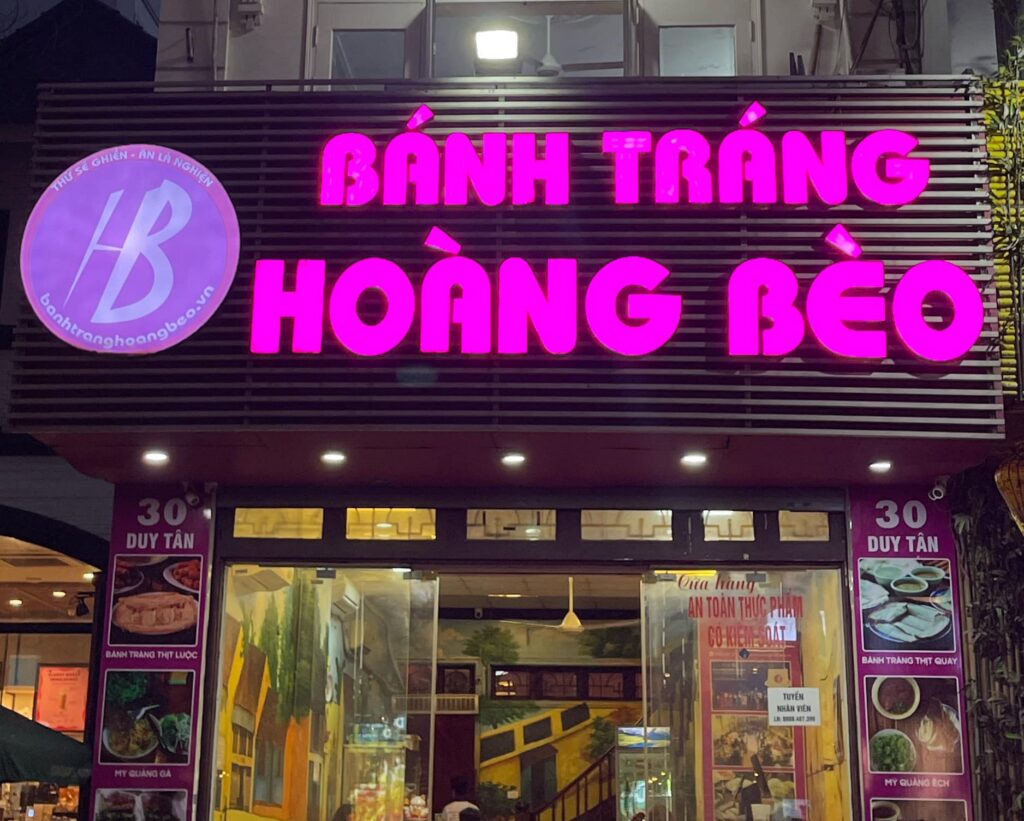 Biển nhà hàng chữ nổi mica đèn LED tại Hà Nội