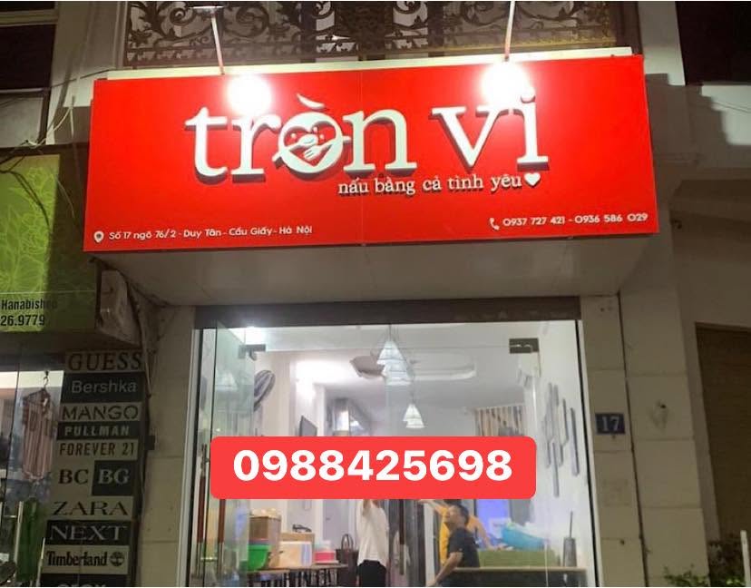 Biển hiệu quán ăn bình dân tại Hà Nội