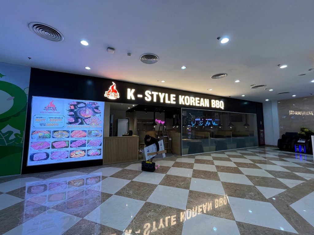 Biển quảng cáo alu chữ nổi sáng đèn