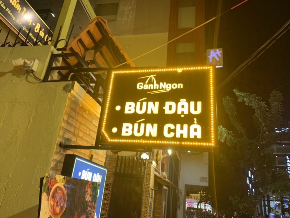 Biển vẫy quán ăn đẹp, thu hút khách hàng