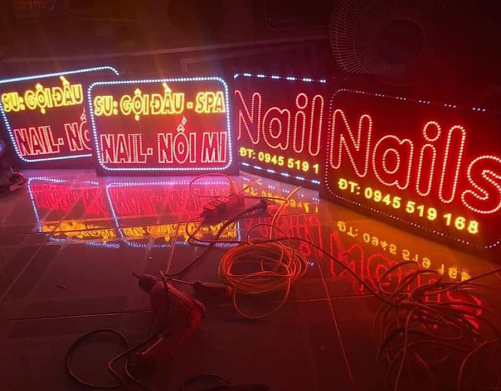 Biển vẫy tiệm nail - nối mi đẹp thu hút
