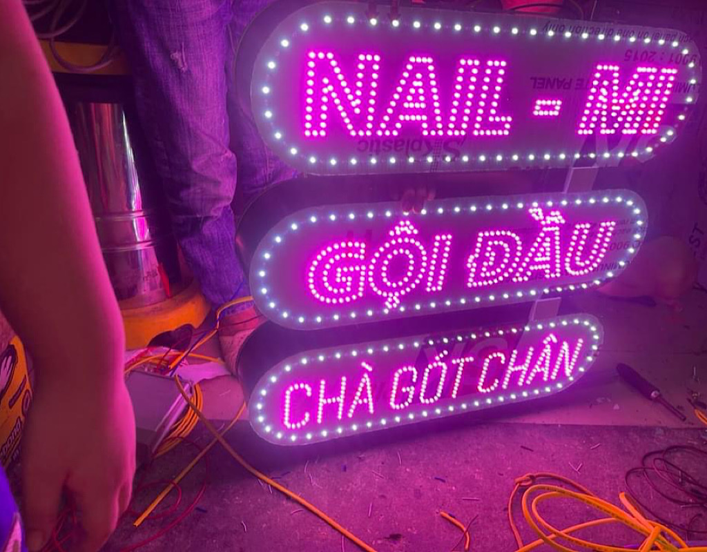 Biển vẫy spa nail mi đẹp, nổi bật