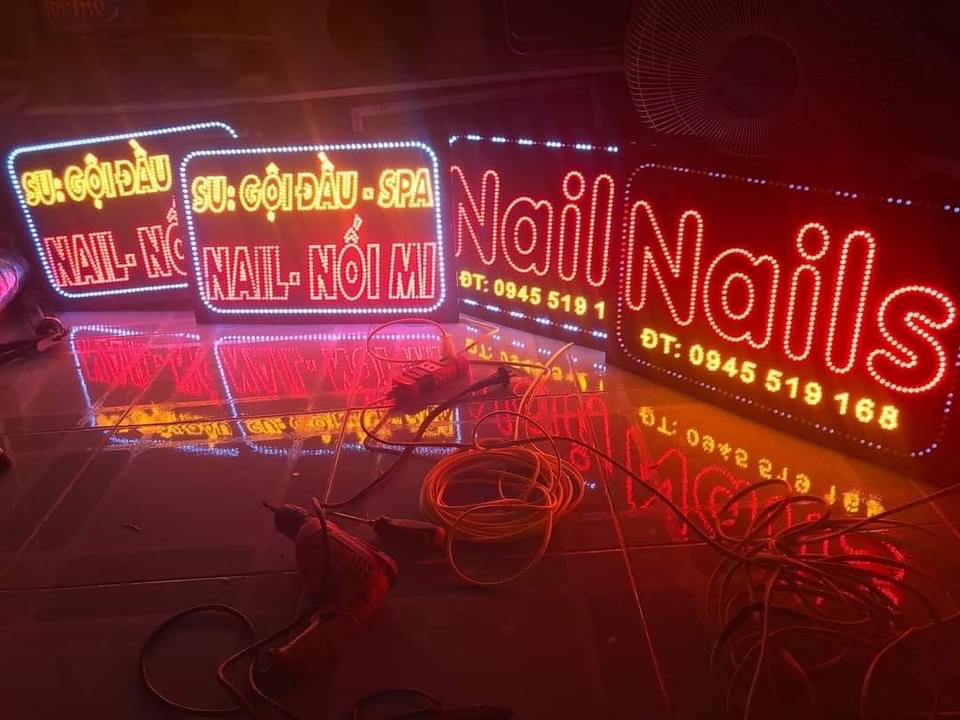 Biển vẫy nail thiết kế hiện đại