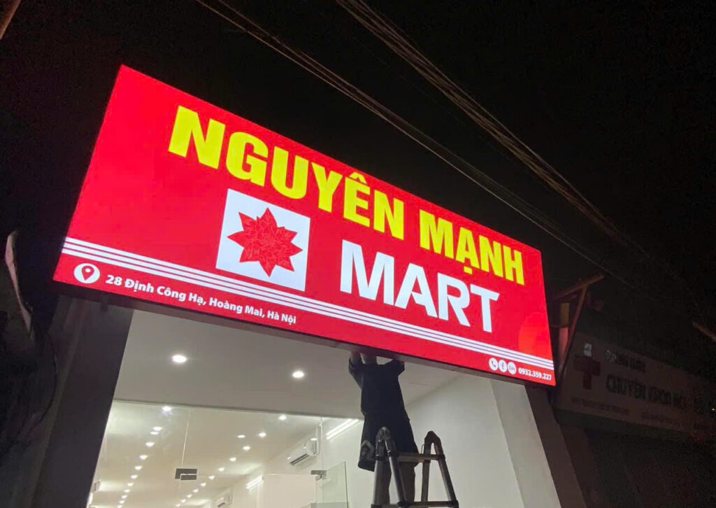 Biển quảng cáo siêu thị Hà Nội