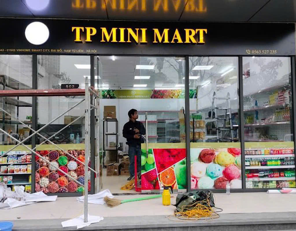 Biển hiệu siêu thị Hà Nội