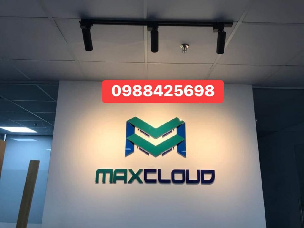 chữ nổi tên thương hiệu trên tường