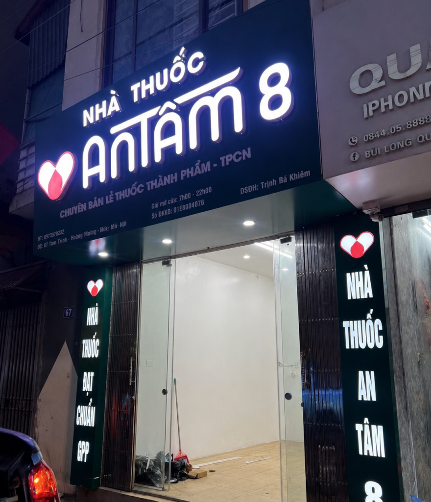 Chữ nổi Mica kết hợp LED tạo hiệu ứng sáng mặt nổi bật vào ban đêm.
