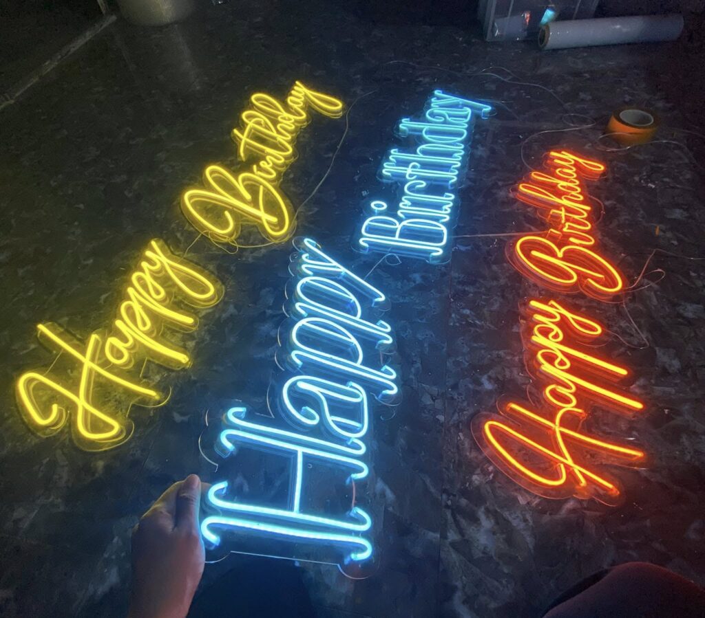 Biển hiệu đèn neon đẹp nổi bật