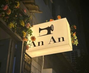 Làm biển vẫy cửa hàng tại Hà Nội