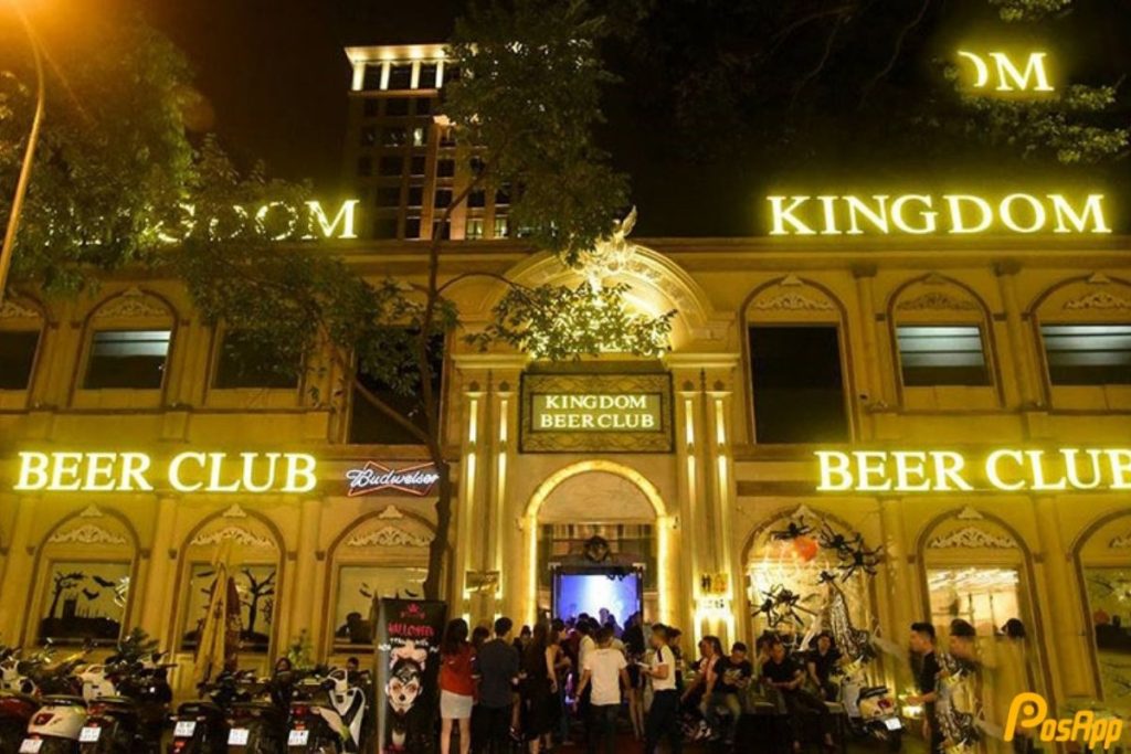 Biển hiệu Kingdom Beer Club chữ nổi vàng sáng đèn