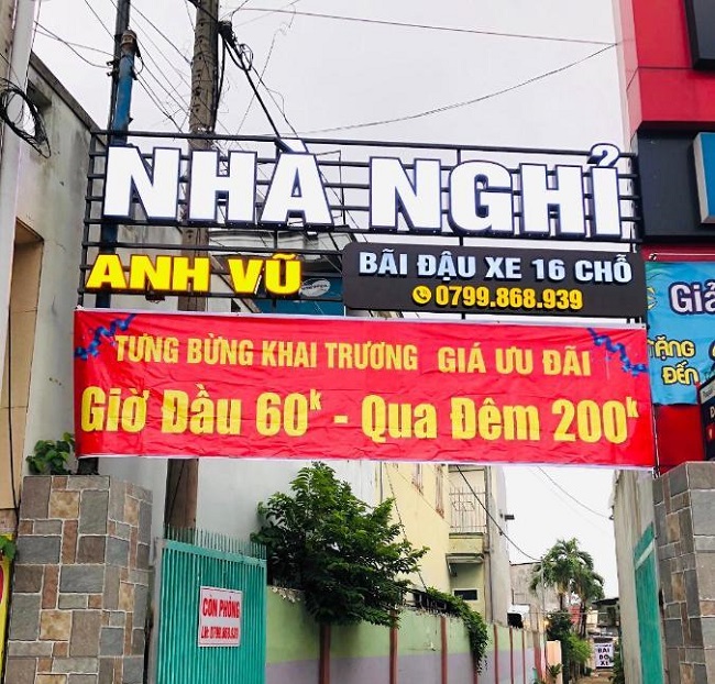 Biển quảng cáo nhà nghỉ tại Hà Nội