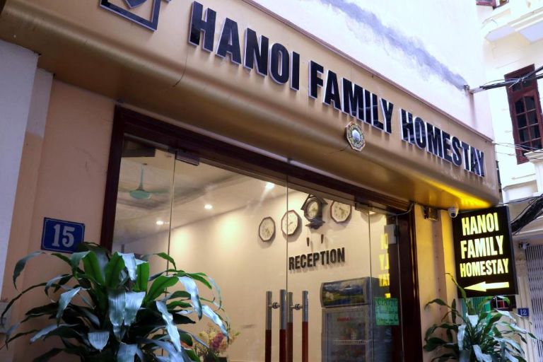 Biển hiệu khách sạn tại Hà Nội