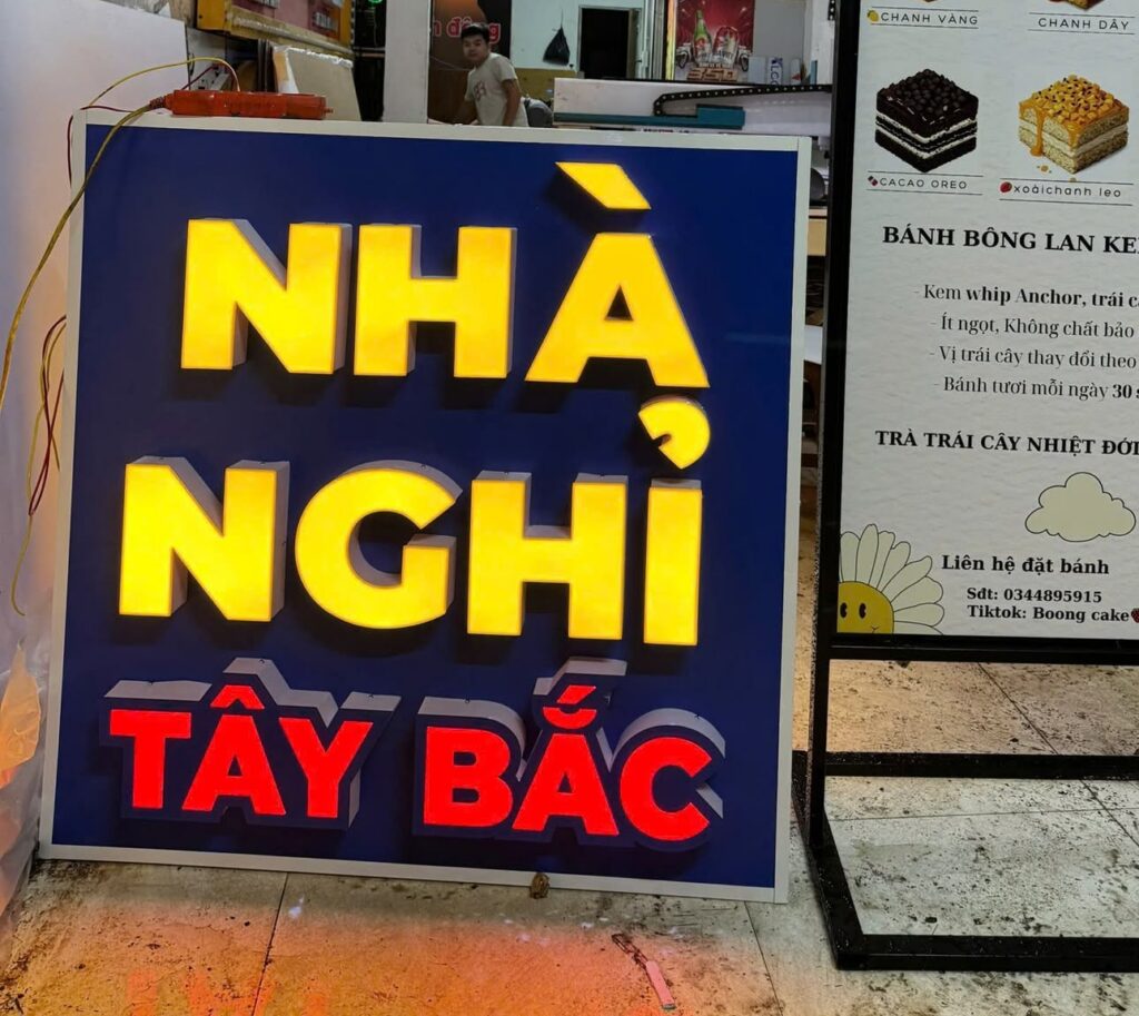 Biển quảng cáo nhà nghỉ tại Hà Nội