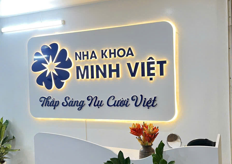 Biển phòng khám alu chữ nổi mặt phố Giải Phóng