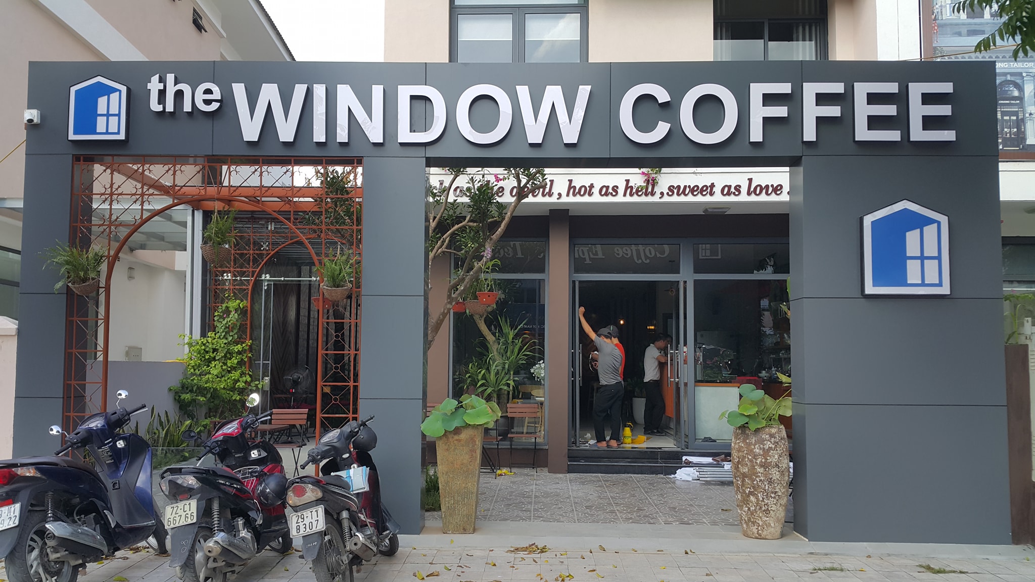 Biển hiệu coffee chữ nổi LED – làm biển quảng cáo Lạc Trung