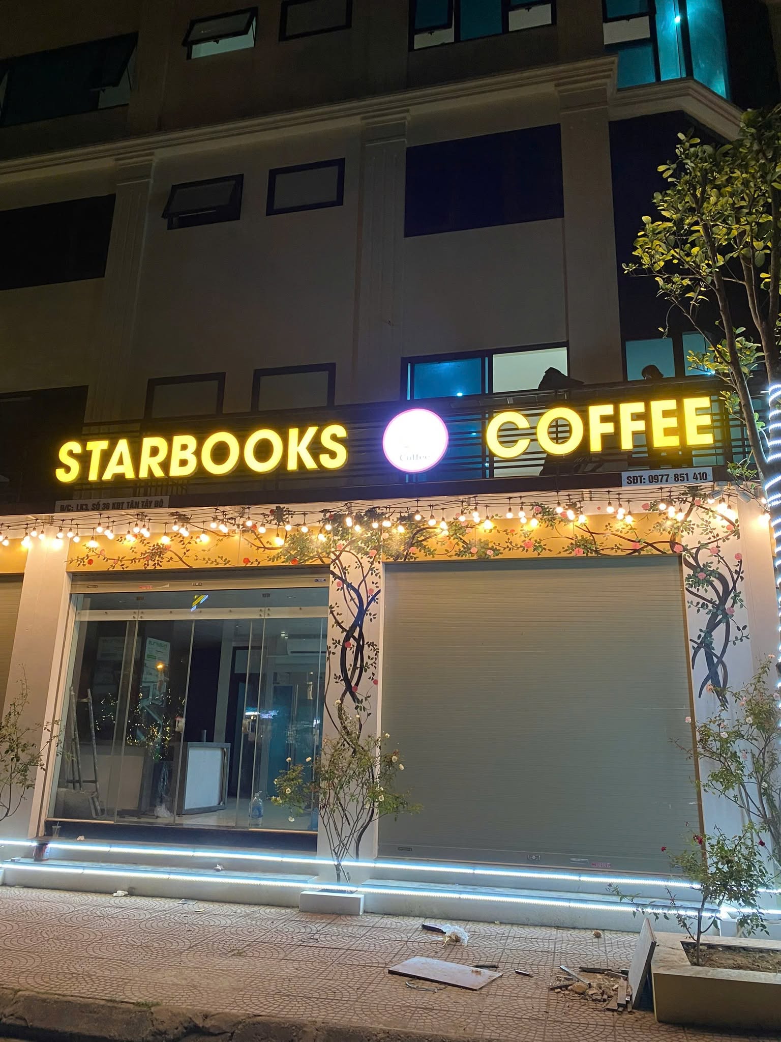 Biển hiệu quán cafe tại Bạch Mai