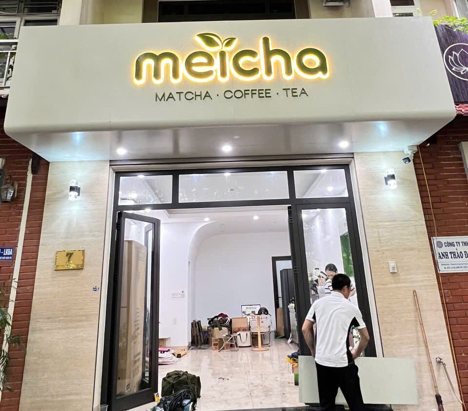 Biển alu chữ nổi mica cho cửa hàng tại Nam Từ Liêm