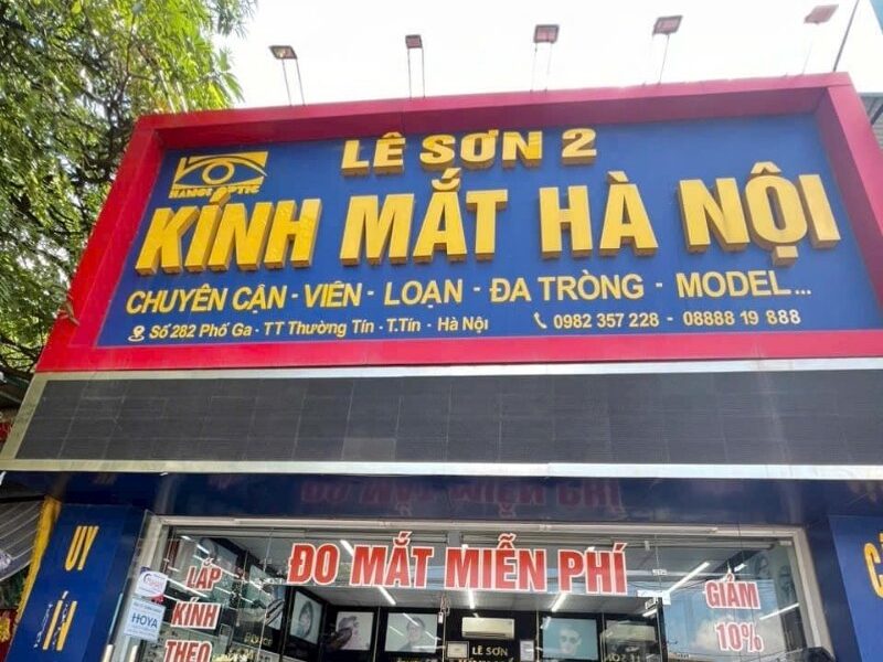 Làm biển alu chữ nổi tiệm kính tại Hà Nội