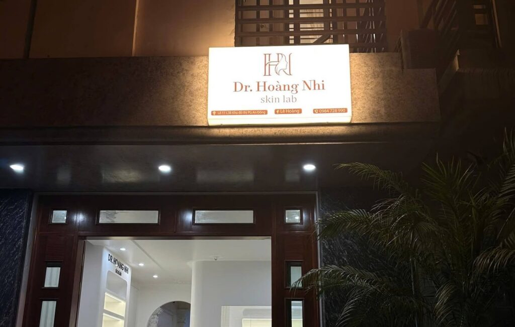 Biển hộp đèn cửa hàng mỹ phẩm