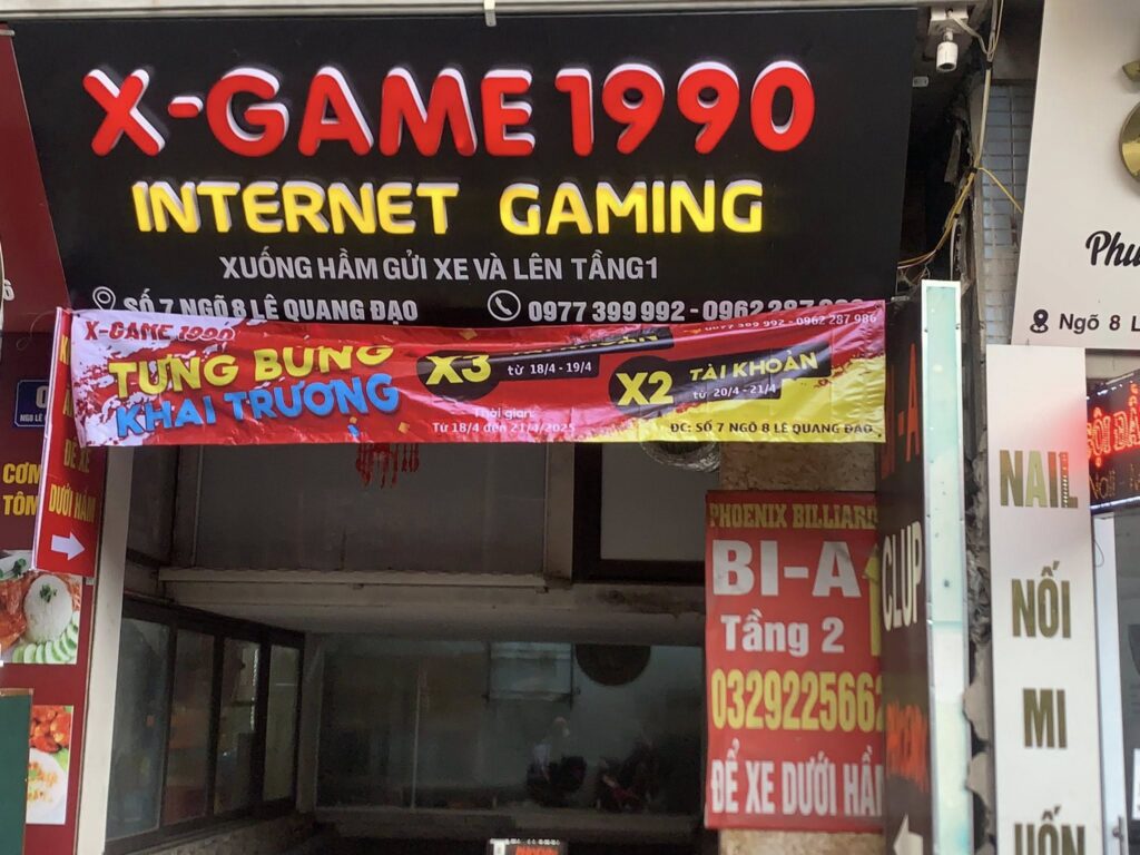 Biển quán game nền alu đen chữ mica đỏ vàng nổi bật